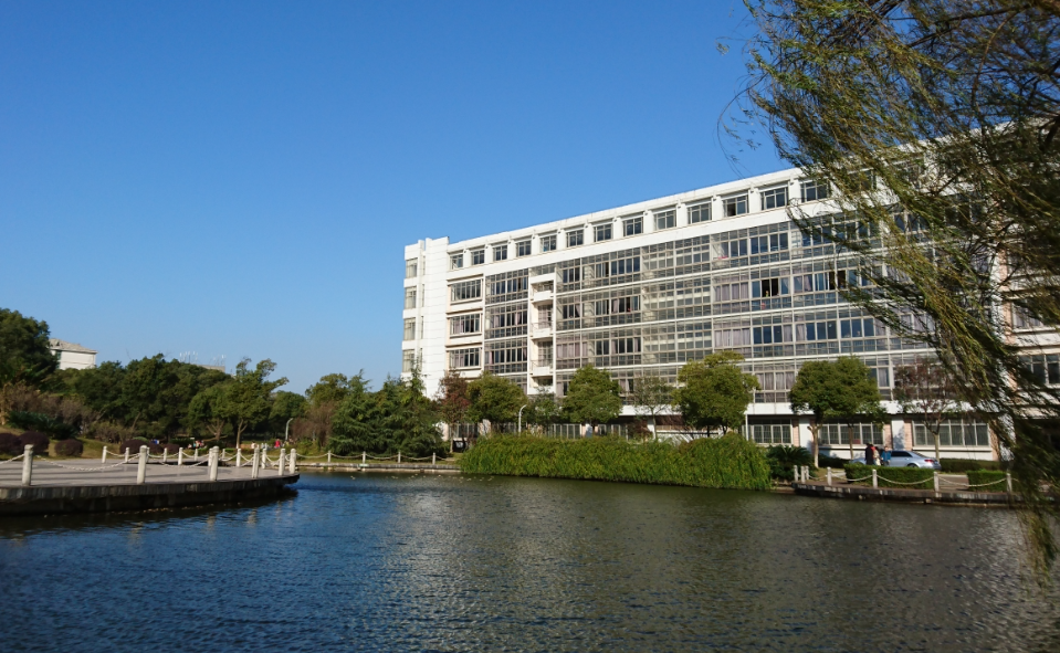 江西理工大學(xué)正式運(yùn)用廣州派谷空調(diào)控控制器